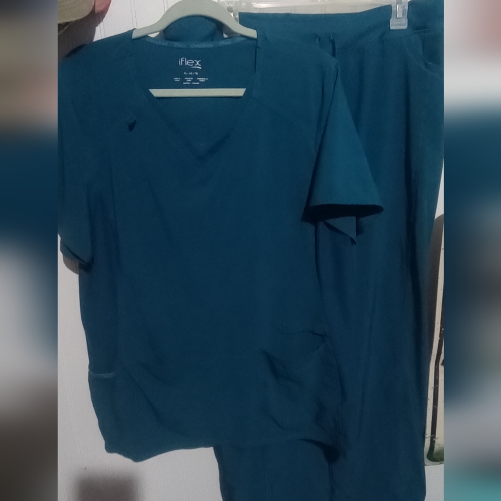 Cherokee Iflex scrub set